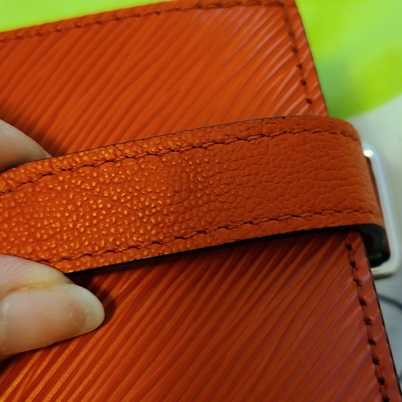 Louis vuitton TWIST TOTE - Picture 4 of 11